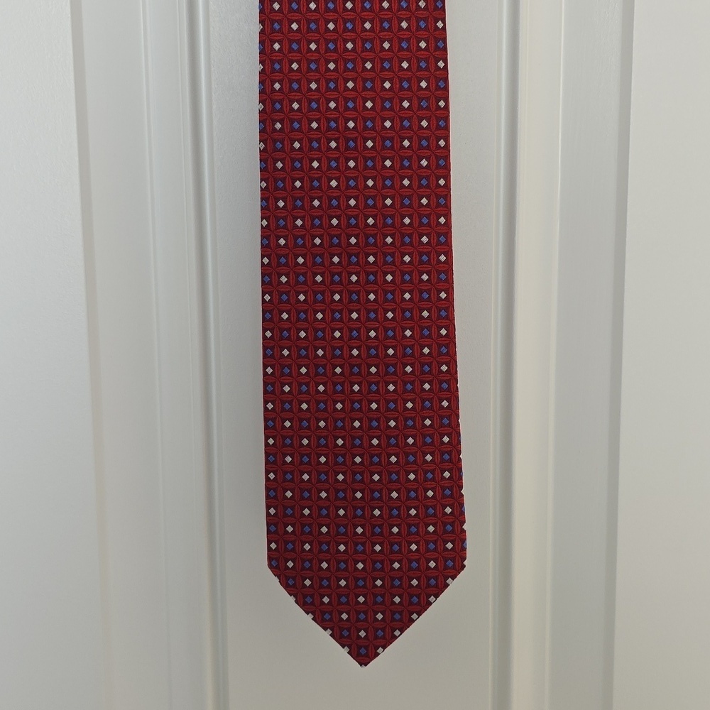 Kirkland Signature Red, Blue, Brown Mens Silk Tie.  3.50" x 58"